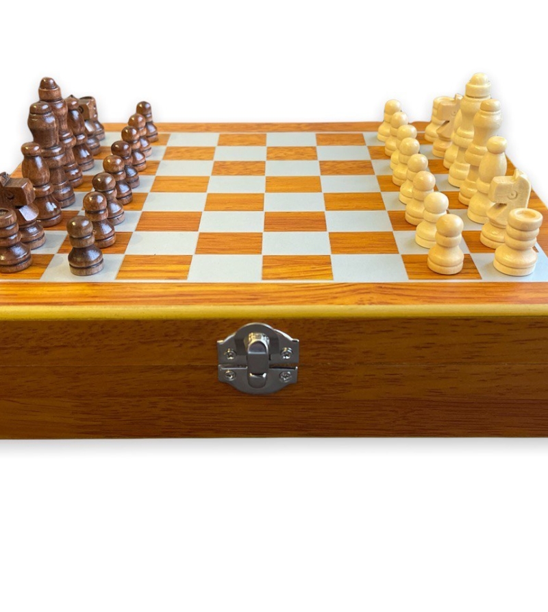 Chess set with Georgia flask and glasses - Image 4